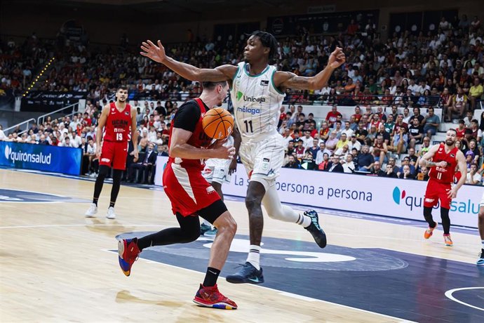 Archivo - Quirónsalud, Proveedor Médico Oficial de la Supercopa Endesa Málaga 2025 de baloncesto