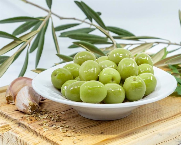 Archivo - Imagen de archivo de la aceituna manzanilla sevillana.