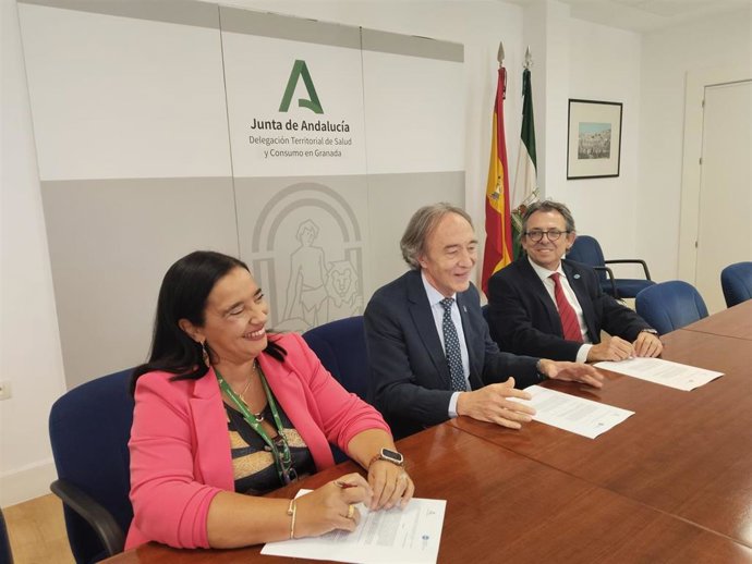 El Hospital Virgen De Las Nieves Firma Un Convenio De Colaboración Con La Sociedad San Vicente De Paúl