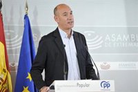 El PP pide que Gallardo dimita y resuelva sus "problemas judiciales" fuera de la política "por limpieza democrática"