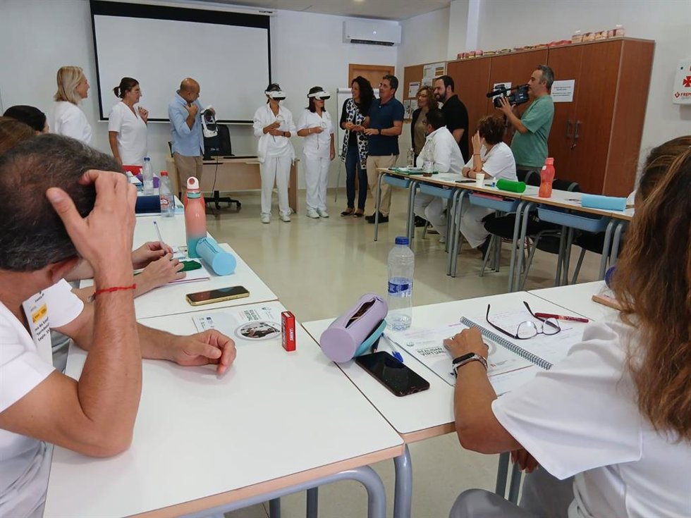 Gafas de realidad virtual para mejorar competencias en búsqueda de empleo