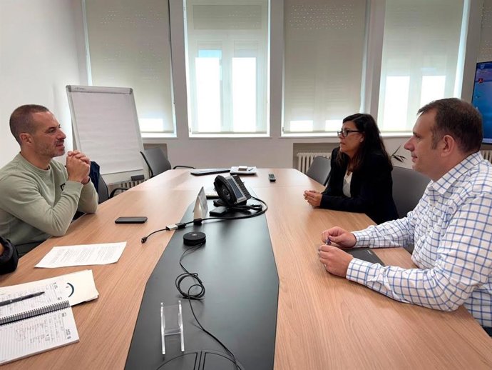 Ángel García, A La Izquierda