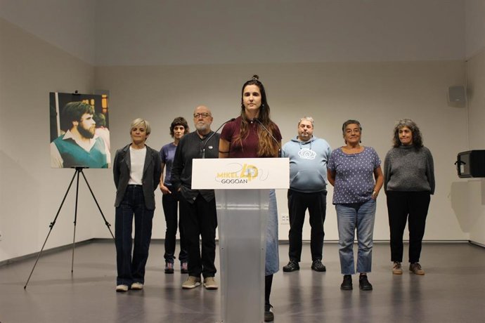 Presentación de una iniciativa dará a conocer el asesinato de Mikel Zabalza con un autobús que recorrerá varias localidades.