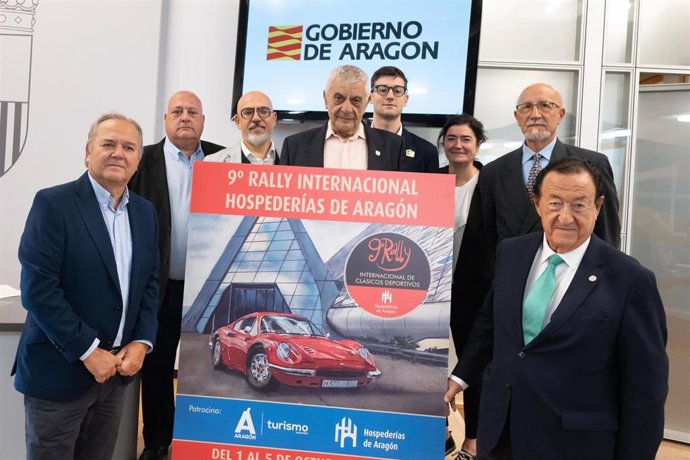 Moncada y Bernad, en primer plano, junto con otros organizadores del Rally.