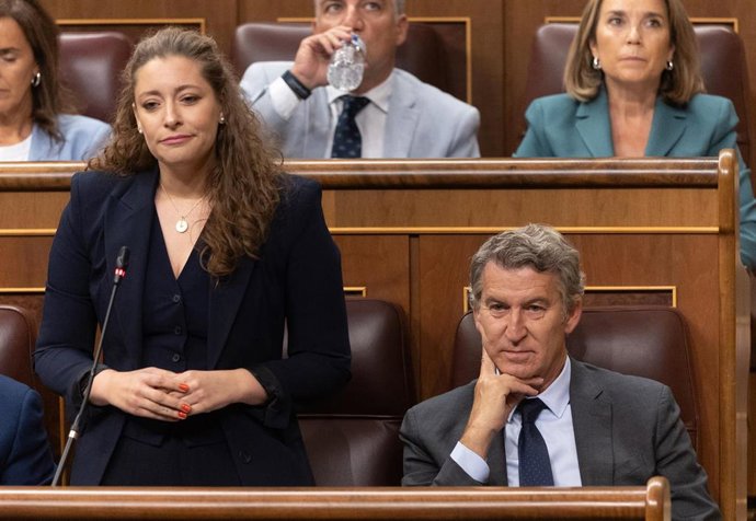 La portavoz del PP en el Congreso, Ester Muñoz, interviene durante una sesión de control al Gobierno en el Congreso de los Diputados, a 17 de septiembre de 2025, en Madrid (España). 
