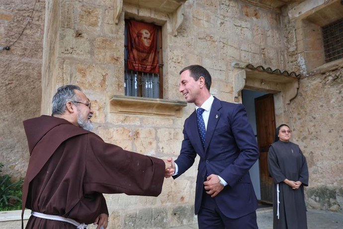 El presidente del Consell de Mallorca, Llorenç Galmés, durante una visita a Petra