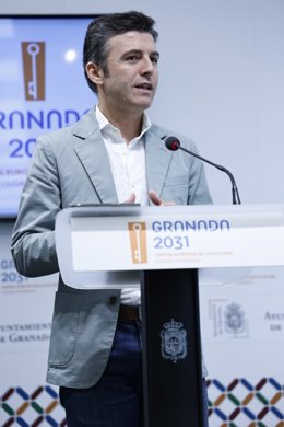 Archivo - El portavoz del equipo de gobierno local de Granada, Jorge Saavedra, en imagen de archivo