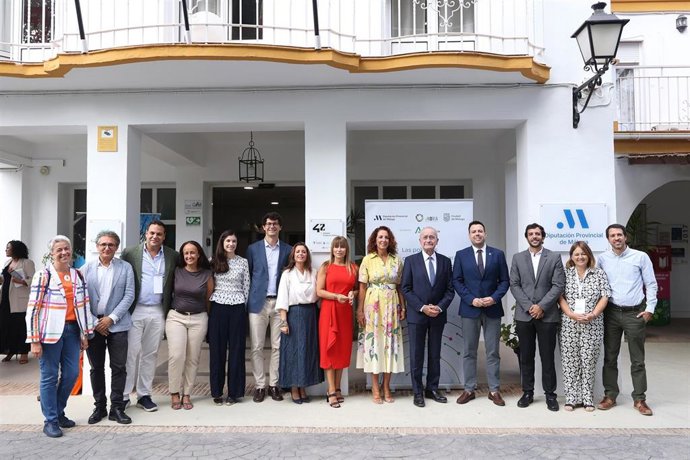 El alcalde de Málaga, Francisco de la Torre; la edil de Participación Ciudadana, Mar Torres; la vicepresidenta de la Diputación Antonia Ledesmay el director general de Protección Social de la Consejería de Inclusión Social de la Junta.