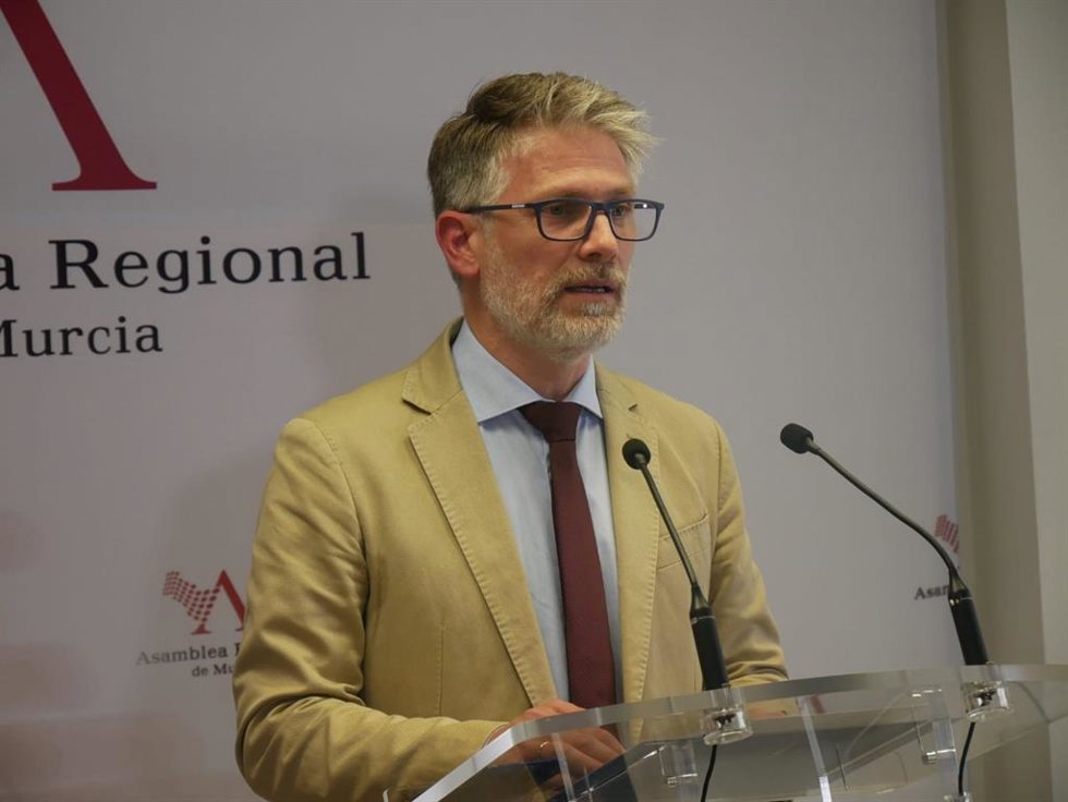 El diputado regional del Partido Popular Víctor Martínez-Carrasco