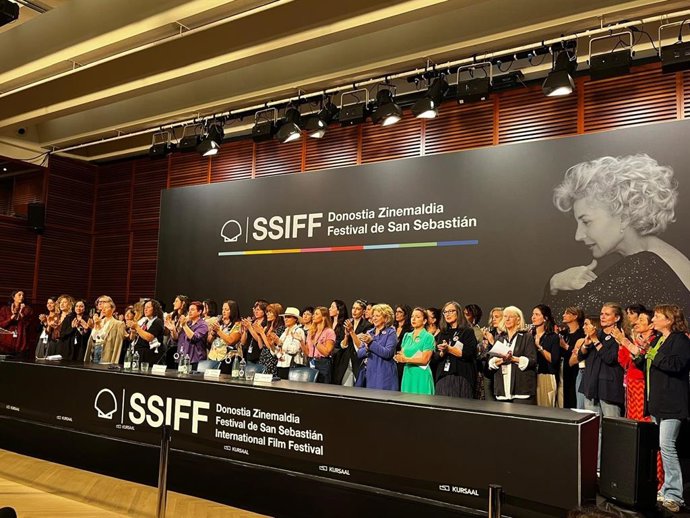 Más de una veintena de mujeres del audiovisual han narrado testimonios reales de mujeres que han sufrido violencia sexual.