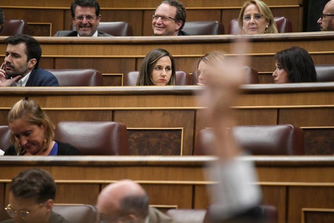 Archivo - La secretaria general de Podemos, Ione Belarra, durante una sesión plenaria 