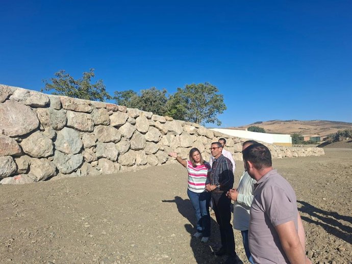 El delegado territorial de Agricultura, Pesca, Agua y Desarrollo Rural en Málaga, Fernando Fernández Tapia-Ruano, visita obras en Ardales.