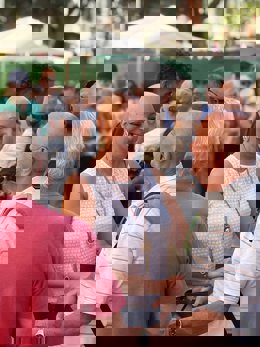 La propietaria del local que alberga la vermutería