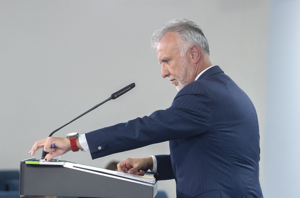 El ministro de Política Territorial y Memoria Democrática, Ángel Víctor Torres, durante una rueda de prensa posterior a la Comisión Bilateral de Cooperación Administración del Estado-Comunidad Autónoma del País Vasco, en la Moncloa, a 15 de julio de 202