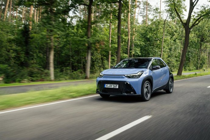 Toyota España lanza el nuevo Aygo X Cross Hybrid, su primer híbrido del segmento A desde 20.900 euros.