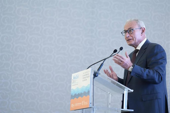 Archivo - El secretario general de la Unión por el Mediterráneo (UpM), Nasser Kamel, interviene durante la 6ª edición de MedCat Days, en el Palau Pedralbes, a 9 de julio de 2025, en Barcelona, Catalunya (España). La 6ª edición de los MedCat Days es un eve