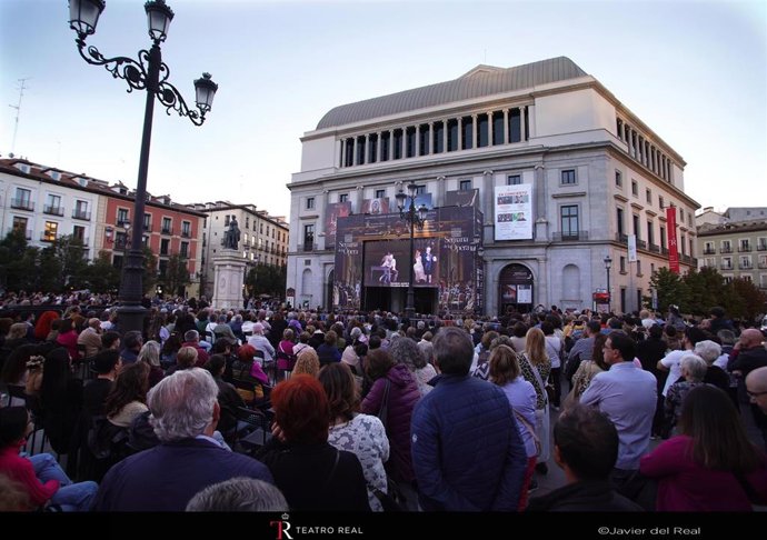 Archivo - La "Semana de la Ópera del Teatro Real" trae tres retransmisiones gratuitas de "grandes óperas"