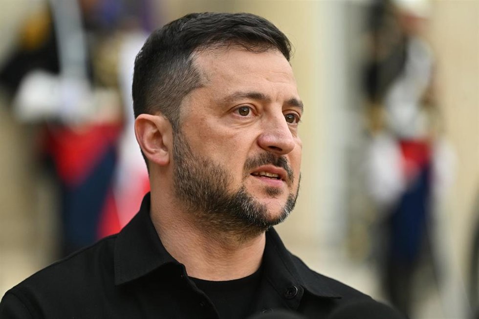 El presidente de Ucrania, Volodimir Zelenski, en una visita a Francia para reunirse con el presidente galo, Emmanuel Macron.