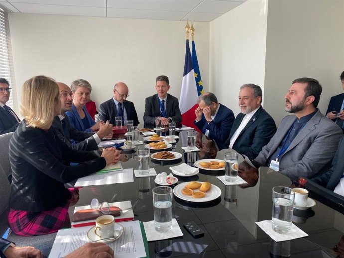 Reunión en Nueva York entre el ministro de Exteriores iraní, Abbas Araghchi, y los líderes del E3