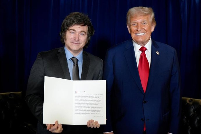 El presidente de Argentina, Javier Milei, y el presidente de Estados Unidos, Donald Trump, se reúnen en Nueva York
