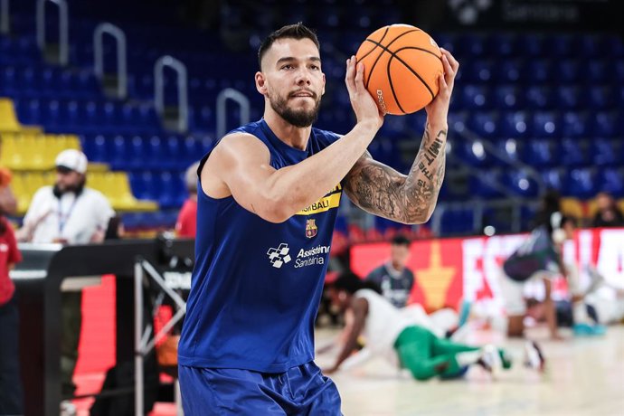 Archivo - Willy Hernangomez of FC Barcelona warms up during the Playoff quarter finals of the Spanish League, Liga ACB Endesa, basketball match played between FC Barcelona and Unicaja at Palau Blaugrana on June 06, 2025 in Barcelona, Spain.