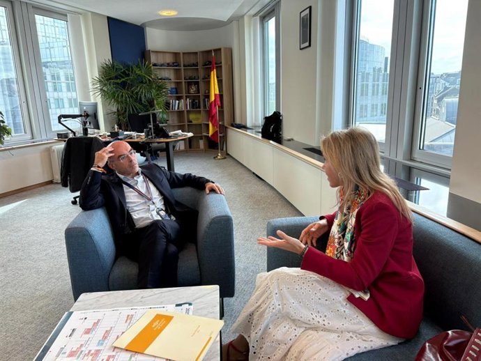 La portavoz del Grupo Municipal VOX en el Ayuntamiento de Sevilla, Cristina Peláez en Bruselas.