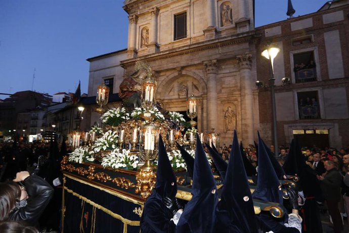 Archivo - La  imagen de Nuestra Señora de las Angustias es procesión en uno de los momentos  más especiales de la Semana Santa de Valladolid.
