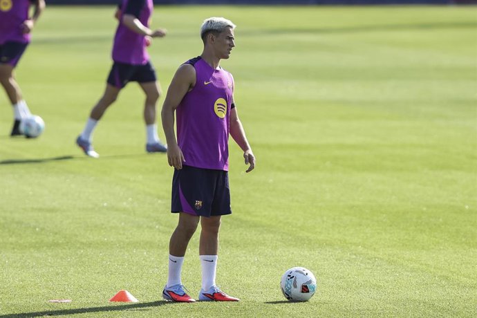 Archivo - Pablo Martin Gavira Gavi durante o dia de treinamento de pré-temporada do FC Barcelona na Ciudad Esportiva Joan Gamper em 17 de julho de 2025 em Sant Joan Despi, Barcelona, Espanha.