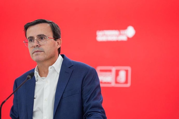 Archivo - Arquivo - O secretário-geral do PSOE na Extremadura, Miguel Ángel Gallardo, em uma coletiva de imprensa