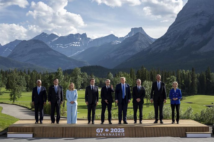 Archivo - Arquivo - 16 de junho de 2025, Kananaskis, Alberta, Estados Unidos da América: Da esquerda para a direita: O presidente do Conselho Europeu, Antonio Costa, o primeiro-ministro japonês, Shigeru Ishiba, a primeira-ministra italiana, Giorgia Meloni