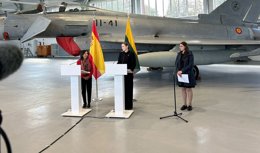 La ministra de Defensa, Margarita Robles, durante su visita a la base de Siuliai, en Lituania