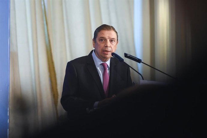 El ministro de Agricultura, Luis Planas, durante un desayuno informativo de Fórum Europa, en el Hotel Mandarin Oriental Ritz de Madrid, a 18 de septiembre de 2025, en Madrid (España).