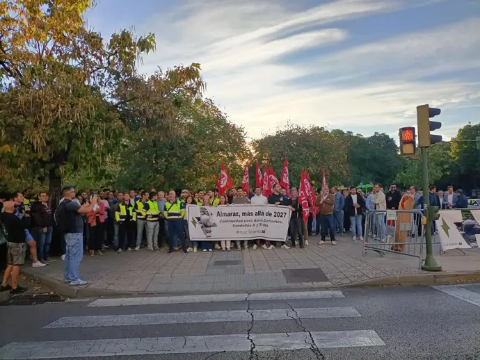Trabajadores de la Central Nuclear de Almaraz se concentran en Cáceres