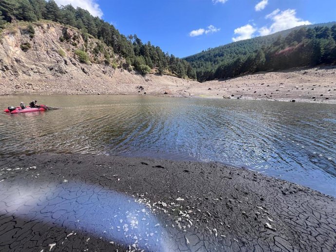 Vaciado del embalse de El Tejo, en El Espinar (Segovia).