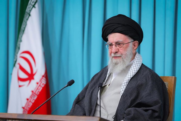El líder supremo de Irán, el ayatolá Alí Jamenei, durante un discurso televisado en Teherán (archivo)