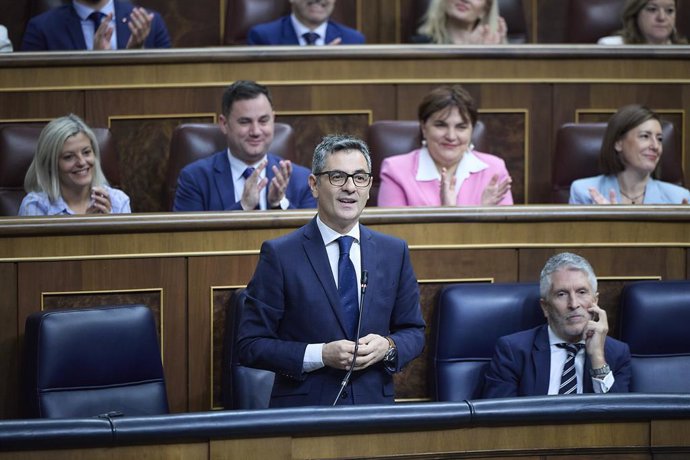 El ministro de la Presidencia, Relaciones con las Cortes y Justicia, Félix Bolaños, interviene durante una sesión de control en el Gobierno, en el Congreso de los Diputados, a 24 de septiembre de 2025, en Madrid (España).