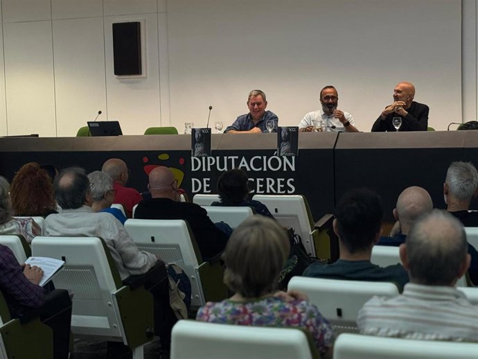 Presentación de la revista Versión Original que dedica su nuevo número a Prisiones