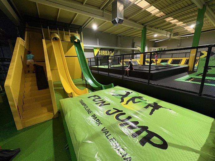 Fun Jump reabre en Massanasssa once meses después de la dana