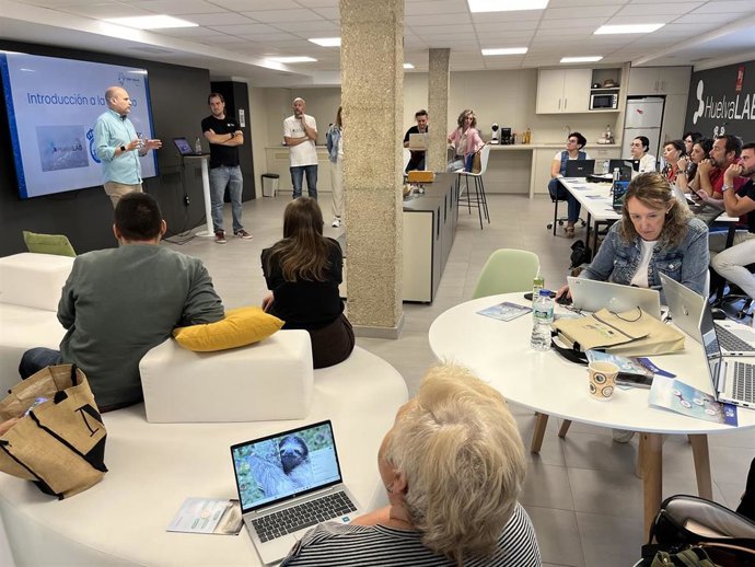 Taller de iniciación a la robótica en Huelvalab de Diputación Provincial.