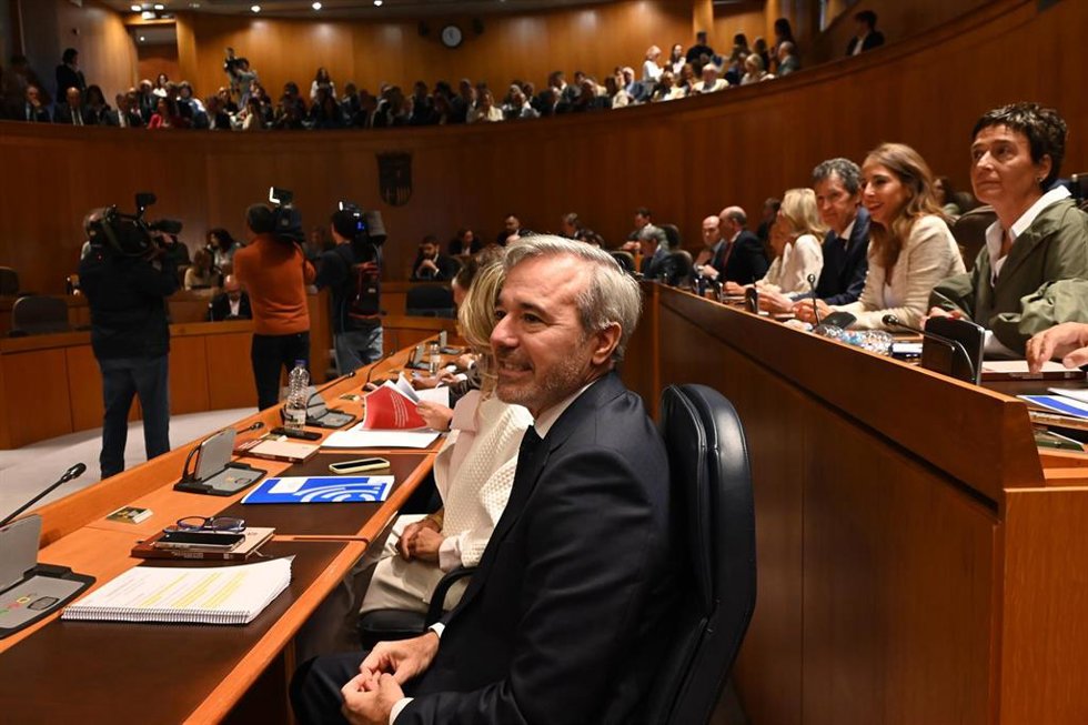 El presidente de Aragón, Jorge Azcón, comparece en las Cortes, durante el debate de política general sobre el estado de la Comunidad autónoma de Aragón, en las Cortes de Aragón.