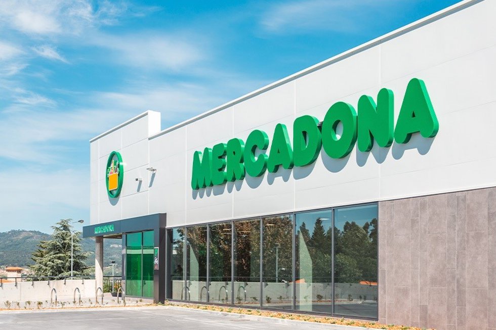 Fachada de un supermercado de Mercadona en Portugal.