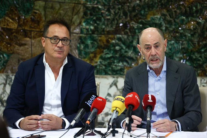 El director general de ACOR, José Luis Domínguez, y el presidente, Jesús Posadas, en la rueda de prensa de presentación de resultados del ejercicio 2024/2025.