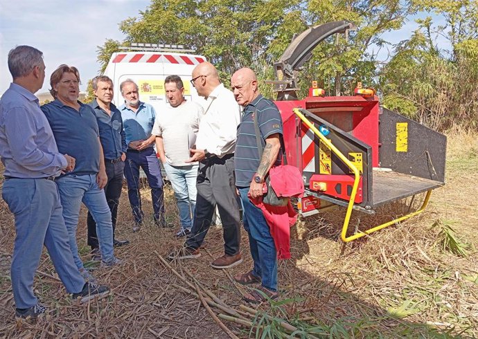 Visita de los trabajos de desbroces en el Puente Nuevo