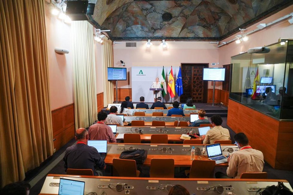 La consejera de Economía, Hacienda y Fondos Europeos y portavoz del Gobierno, Carolina España, comparece en la rueda de prensa. A 24 de agosto de 2025, en Sevilla (Andalucía, España). Rueda de prensa tras el Consejo de Gobierno de la Junta de Andalucía,