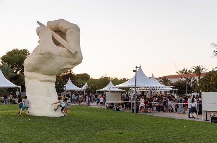 Más de 70 propuestas persiguen "acercar la ciencia" en la Nit de la Investigació de 2025 en la UA