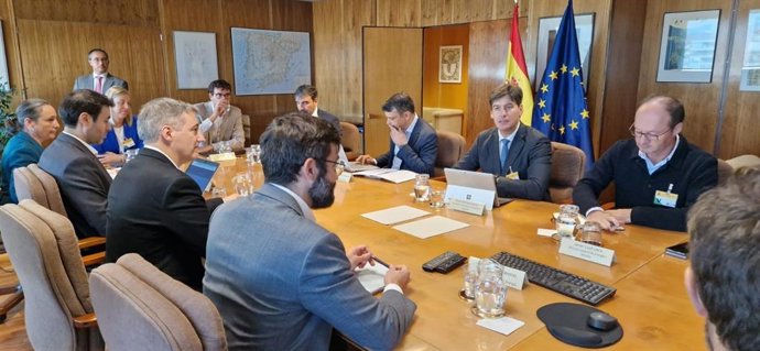 Reunión entre el Gobierno de España y el Principado de Asturias para abordar la Propuesta de Planificación Eléctrica.