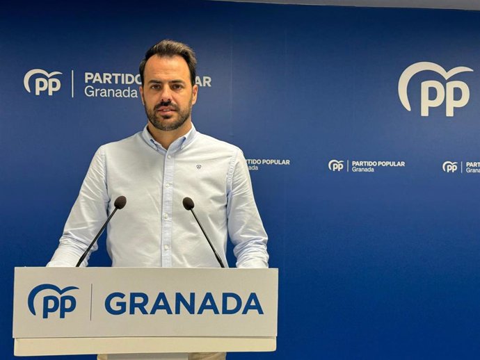 El portavoz del PP de Benalúa, Arturo Vergara