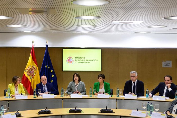 Diana Morant e Isabel Rodríguez se reúnen con representantes de las universidades públicas españolas para impulsar la creación de alojamientos