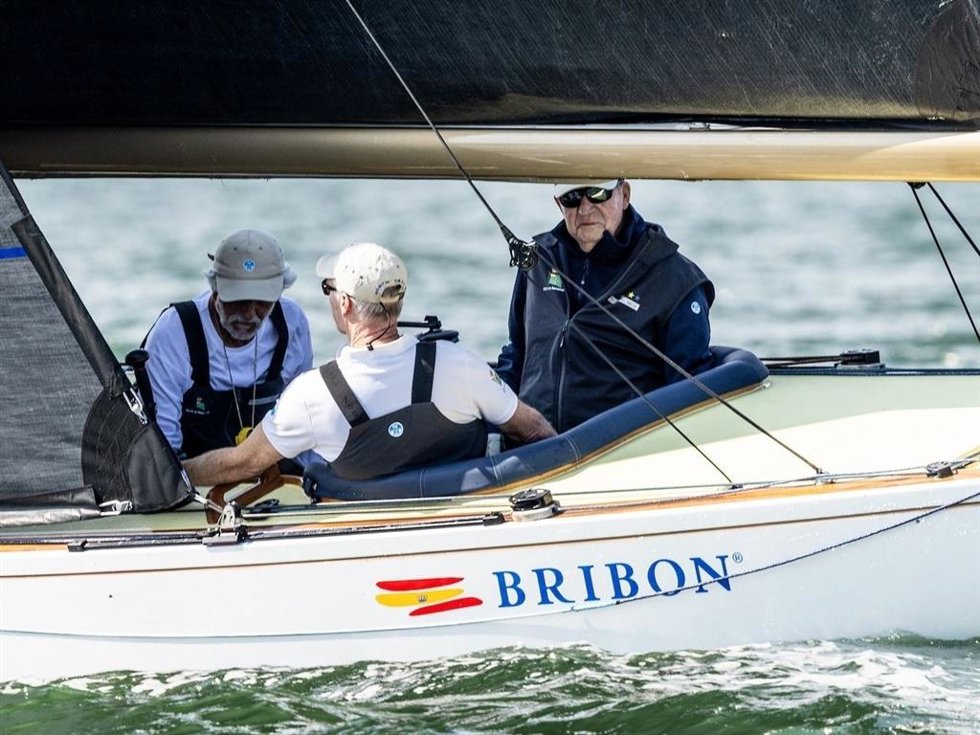 El rey Juan Carlos navegando en El Bribón, a 24 de septiembre de 2025, en Nueva York (España).