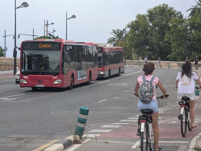 Un autobús de l'EMT